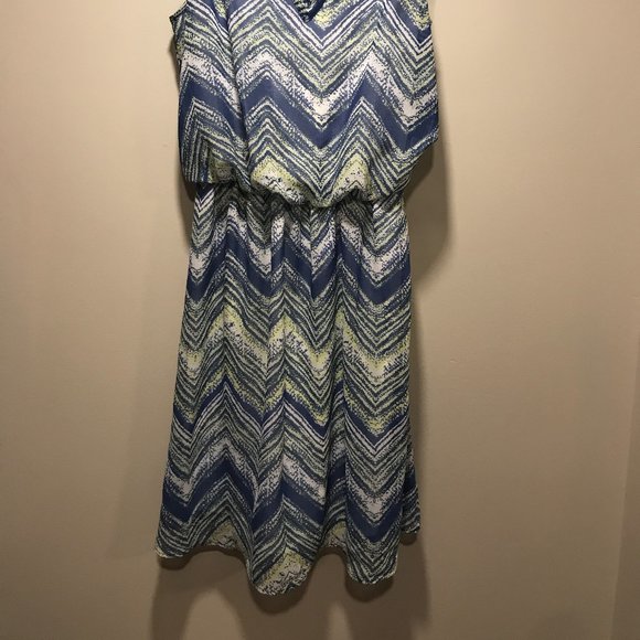 Guess Chevron Summer Dress - Picture 2 of 4